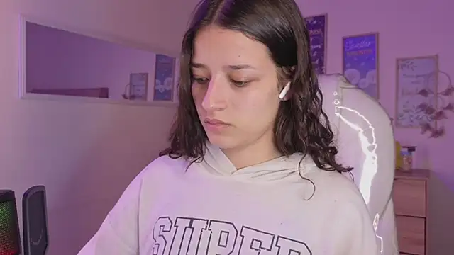 Amaia Daniells online show from October 2025 03:54:02 AM