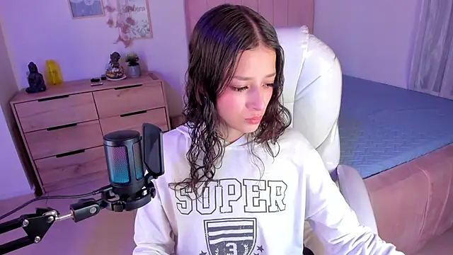 Amaia Daniells online show from March 2025 03:36:01 AM