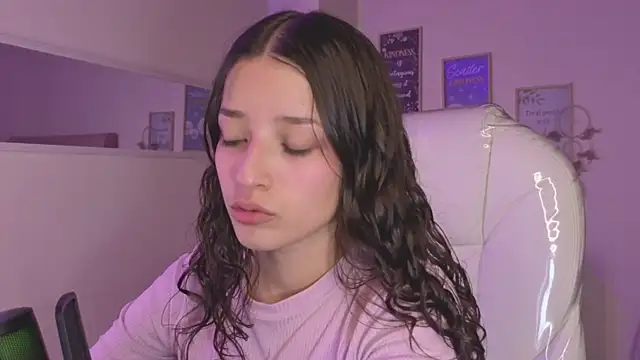 Amaia Daniells online show from October 2025 04:24:02 AM
