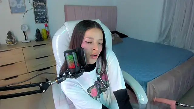 Amaia Daniells online show from February 2025 04:10:01 AM