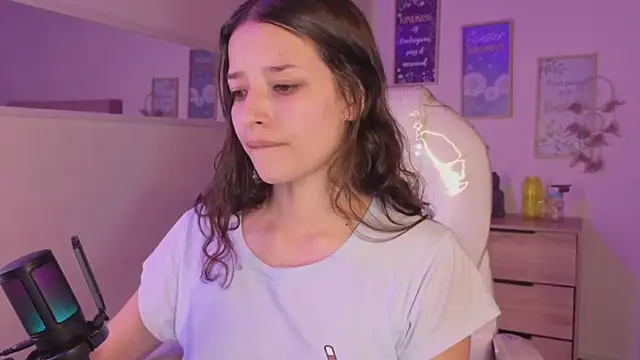 Amaia Daniells online show from October 2025 03:59:02 AM