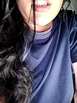 Snapshot of Annerae chatting on November 2025 04:12:01 PM Annerae online show from November 2025 04:12:01 PM