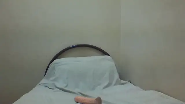 Snapshot of Annerae chatting on January 2025 03:04:02 PM Annerae online show from January 2025 03:04:02 PM