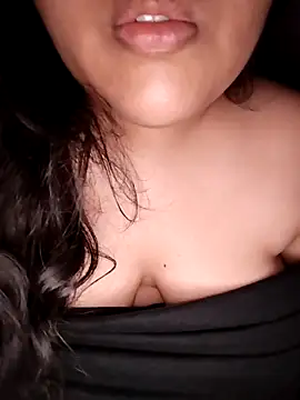 Snapshot of Annerae chatting on September 2025 04:25:01 PM Annerae online show from September 2025 04:25:01 PM