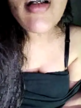 Annerae online show from November 2025 02:39:01 PM