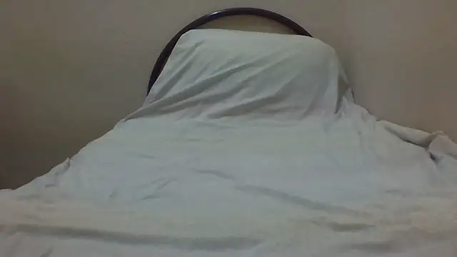 Snapshot of Annerae chatting on December 2024 03:47:02 PM Annerae online show from December 2024 03:47:02 PM