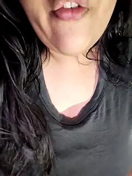 Annerae online show from November 2025 03:17:02 PM