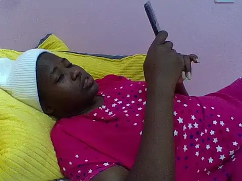 Snapshot of cute-marianna chatting on July 2026 01:33:01 PM cute-marianna online show from July 2026 01:33:01 PM