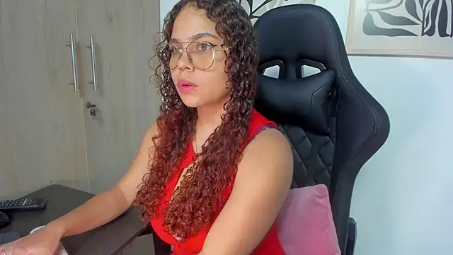Snapshot of Ash_milk chatting on April 2026 01:35:01 PM Ash milk online show from April 2026 01:35:01 PM