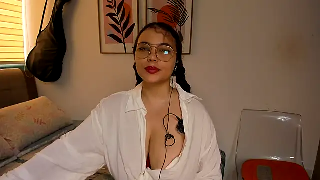 Snapshot of Ash_milk chatting on April 2026 06:10:01 PM Ash milk online show from April 2026 06:10:01 PM