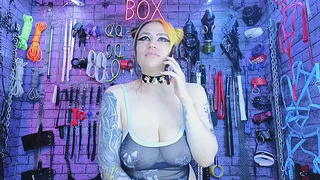 PANDORANEZZ online show from November 2025 04:22:02 PM