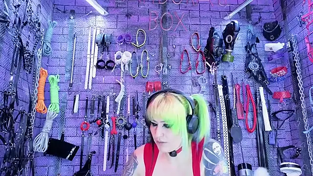 PANDORANEZZ online show from June 2026 01:56:01 AM
