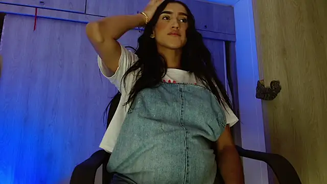 Meghan stonne  online show from March 2026 09:05:02 PM