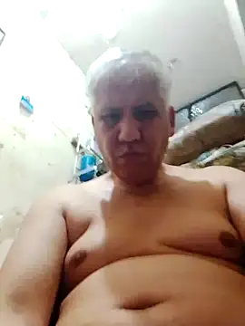 Momlover2022 online show from June 2026 07:07:02 PM