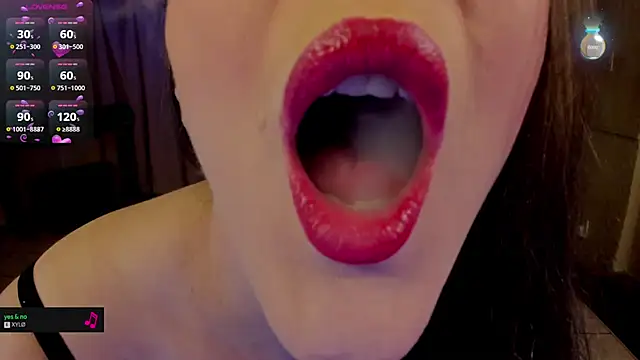 Snapshot of cee2nv chatting on September 2025 10:14:02 PM cee2nv online show from September 2025 10:14:02 PM