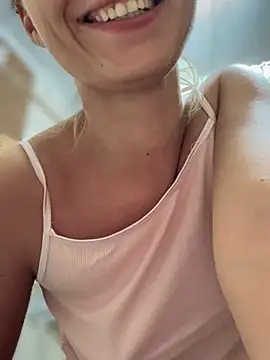 YOUR-KARINA online show from September 2025 04:33:02 PM