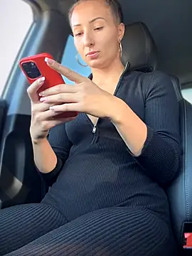 YOUR-KARINA online show from November 2025 08:51:02 AM