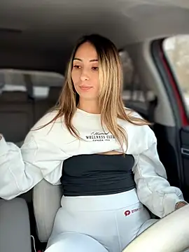 YOUR-KARINA online show from February 2026 10:11:01 AM