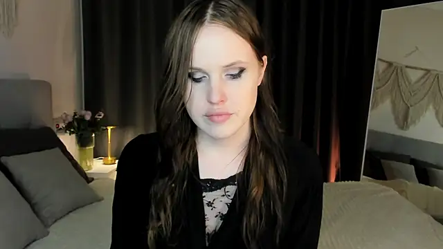 EffieMinki online show from April 2026 08:46:02 PM