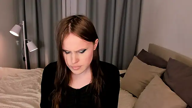 EffieMinki online show from April 2026 09:10:02 PM