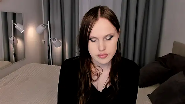 EffieMinki online show from April 2026 08:47:02 PM