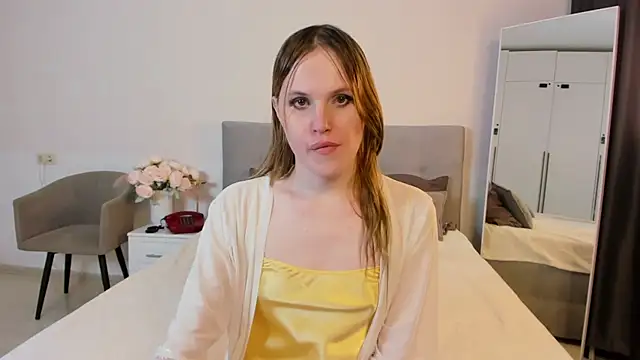 EffieMinki online show from November 2025 05:44:02 AM