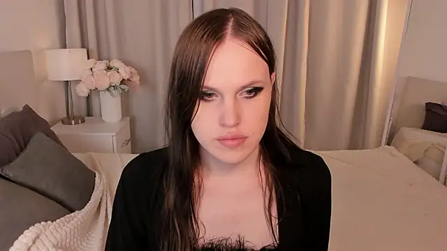 EffieMinki online show from February 2026 10:20:02 PM