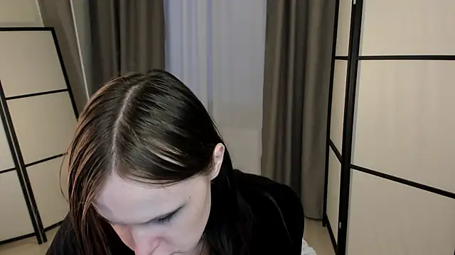 EffieMinki online show from April 2026 06:09:02 AM