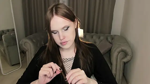 EffieMinki online show from April 2026 08:42:02 PM