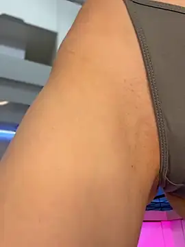 Snapshot of Kira_Quinn chatting on February 2026 07:00:01 PM Kira Quinn online show from February 2026 07:00:01 PM