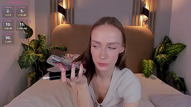 Snapshot of Kira_Quinn chatting on November 2025 07:12:02 AM Kira Quinn online show from November 2025 07:12:02 AM