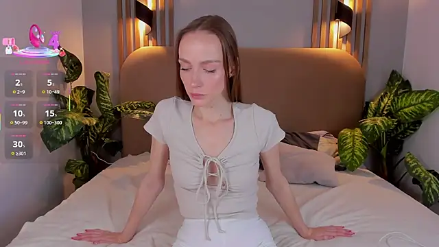 Snapshot of Kira_Quinn chatting on October 2025 07:05:02 AM Kira Quinn online show from October 2025 07:05:02 AM