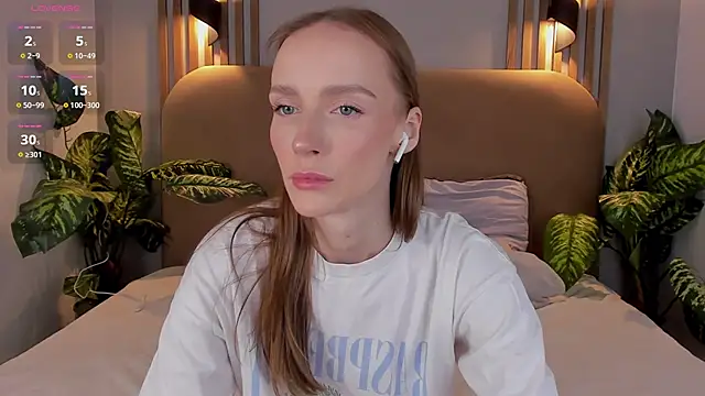 Snapshot of Kira_Quinn chatting on November 2025 06:52:01 AM Kira Quinn online show from November 2025 06:52:01 AM