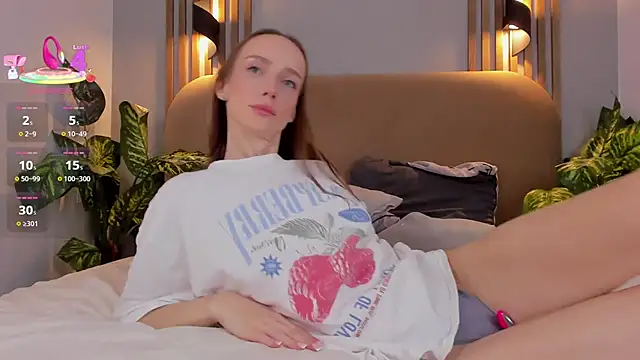 Snapshot of Kira_Quinn chatting on October 2025 07:07:02 AM Kira Quinn online show from October 2025 07:07:02 AM