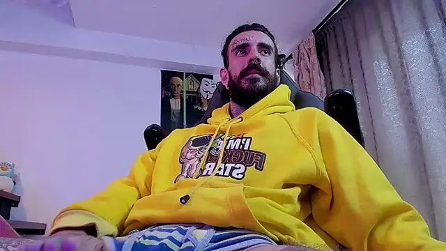Snapshot of harry_reems1 chatting on February 2025 03:15:02 PM harry reems1 online show from February 2025 03:15:02 PM