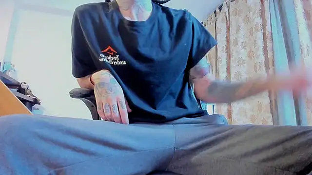 Snapshot of harry_reems1 chatting on March 2025 01:08:02 PM harry reems1 online show from March 2025 01:08:02 PM
