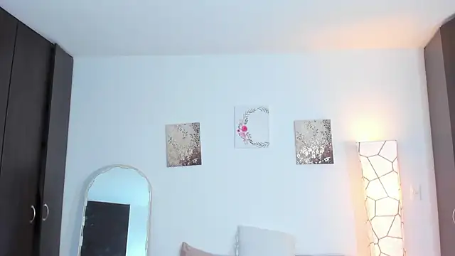 SarahCinnamon- online show from March 2026 07:15:01 PM