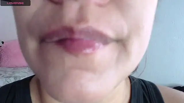 Snapshot of emiligrey_ chatting on December 2024 08:15:02 AM emiligrey online show from December 2024 08:15:02 AM