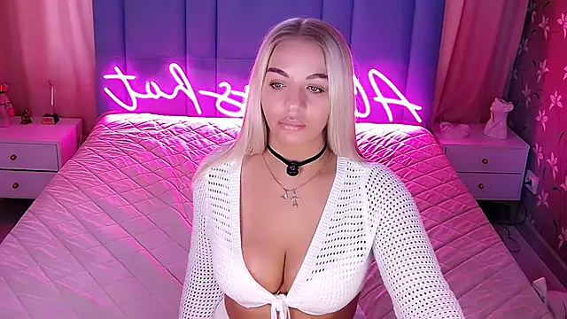 AllwaysHotJ online show from April 2026 02:15:02 AM