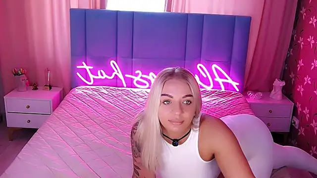 AllwaysHotJ online show from April 2026 02:13:02 AM