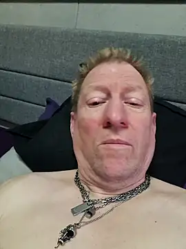 tomtom111111 online show from March 2026 03:20:01 PM