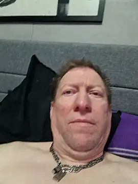 tomtom111111 online show from February 2026 03:08:01 PM