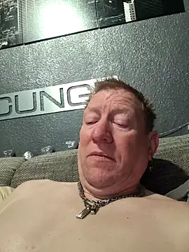 Snapshot of tomtom111111 chatting on December 2025 07:45:01 PM tomtom111111 online show from December 2025 07:45:01 PM