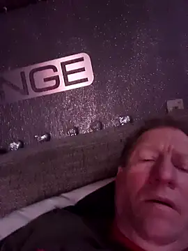 Snapshot of tomtom111111 chatting on November 2025 02:54:01 PM tomtom111111 online show from November 2025 02:54:01 PM