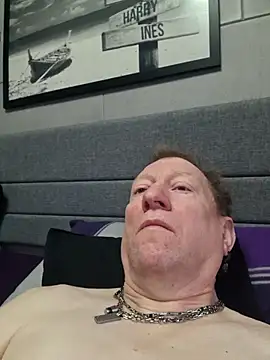 tomtom111111 online show from February 2026 11:52:02 AM