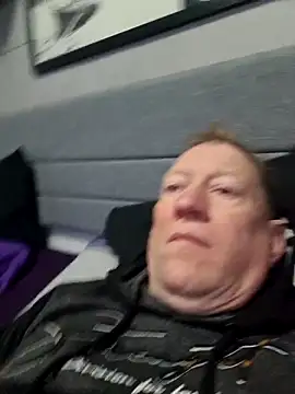 Snapshot of tomtom111111 chatting on November 2025 01:22:02 PM tomtom111111 online show from November 2025 01:22:02 PM