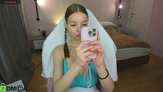 Snapshot of Lesya_Flin chatting on November 2025 08:29:02 AM Lesya Flin online show from November 2025 08:29:02 AM