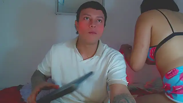 Snapshot of BombonRose1 chatting on October 2025 12:31:01 AM BombonRose1 online show from October 2025 12:31:01 AM