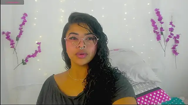moana taylor online show from September 2025 11:21:02 AM