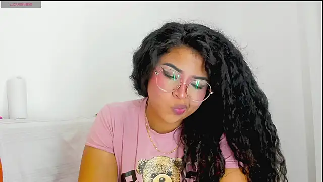 Snapshot of moana_taylor chatting on April 2026 01:03:01 PM moana taylor online show from April 2026 01:03:01 PM
